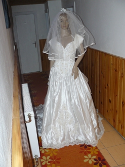Prodej svatebních šatů
