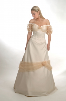 Luxusní béžové svatební šaty
