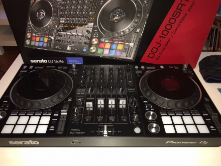 Zcela nový Pioneer DJ DDJ-1000SRT 4-kanálový profesionální DJ ovladač pro rekordbox dj