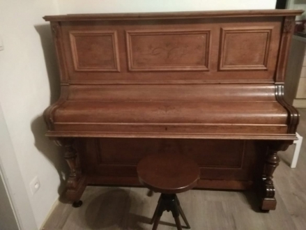 Prodám starožitné pianino